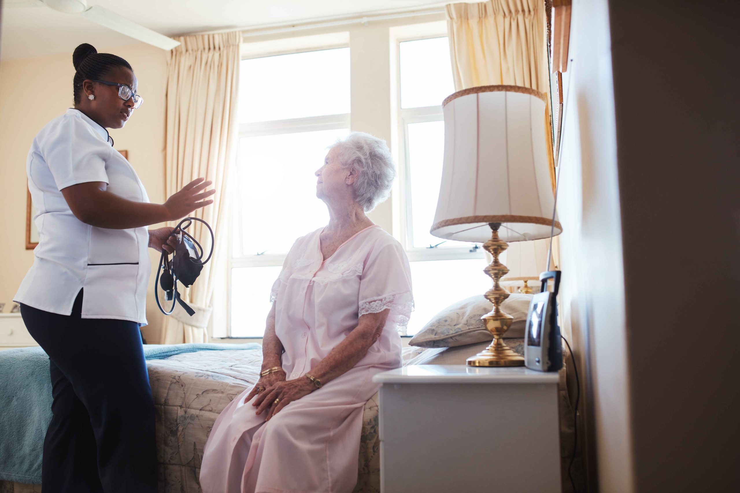 visiting-her-senior-patient-at-home